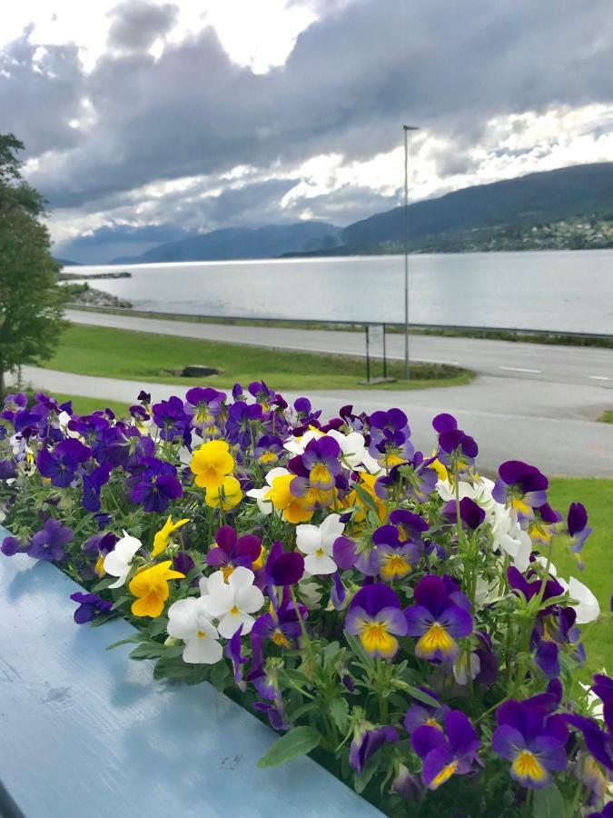 Eidsvag Fjordhotell מראה חיצוני תמונה